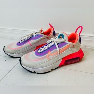 Nike Womens 2090s